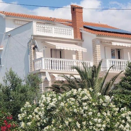 Apartments Vuksan Раб Экстерьер фото