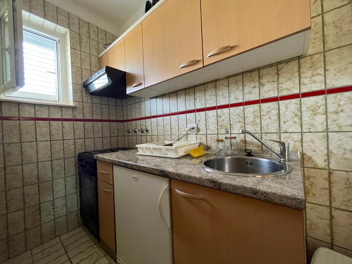 Apartments Vuksan Раб Экстерьер фото